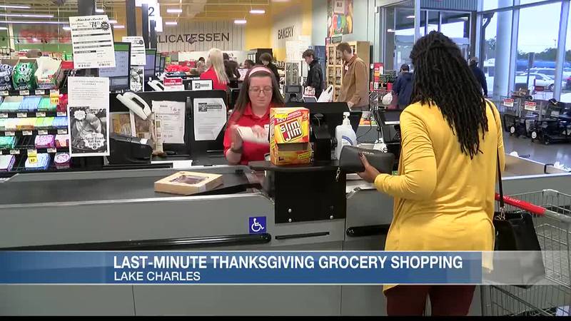 Last-minute shoppers hit the grocery store before Thanksgiving