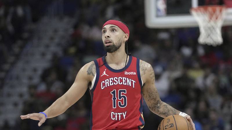 New Orleans Pelicans guard Jose Alvarado (15) moves the ball down court in the first half of an...